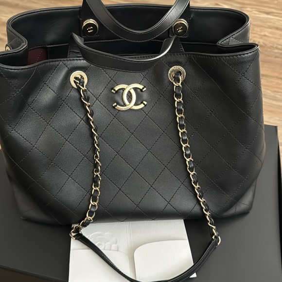 CHANEL Handbags - Authentic Black Calfskin Quilted Leather Shopping Bag